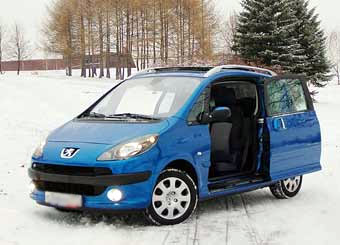 Peugeot 1007.   