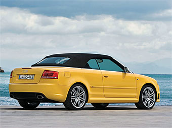 Audi RS4.  Audi