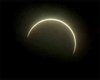   8  2005 .    Live! Eclipse