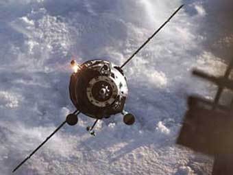 Грузовой корабль "Прогресс" около МКС. Фото NASA Грузовой корабль "Прогресс" около МКС. Фото NASA