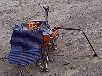 Прототип зонда "Феникс" на испытании в пустыне. Фото NASA Прототип зонда "Феникс" на испытании в пустыне. Фото NASA