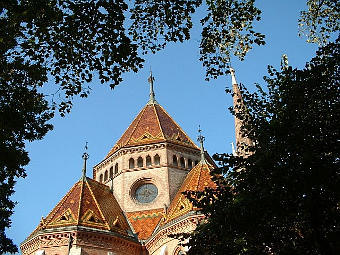 Кальвинистская церковь в Будапеште. Фото с сайта pbase.com Кальвинистская церковь в Будапеште. Фото с сайта pbase.com