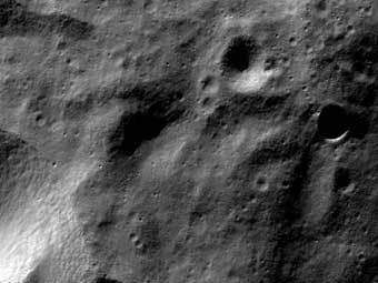 Поверхность Луны, снимок с борта "Чандраян-1". Изображение с сайта esa.int Поверхность Луны, снимок с борта "Чандраян-1". Изображение с сайта esa.int