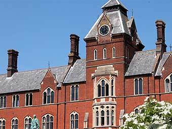  Framlingham College.    framlingham.suffolk.sch.uk