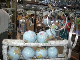  .    www.aboutworldglobes.com