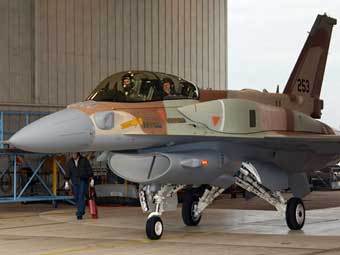  F-16I  .  www.defenseindustrydaily.com