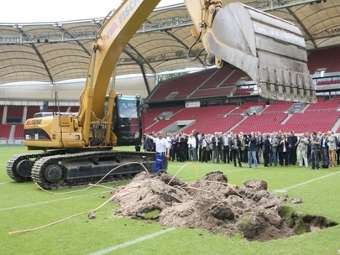      Mercedes-Benz-Arena