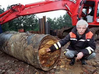    , 2000 .   ©AFP