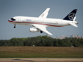 Sukhoi Superjet 100.  ,  